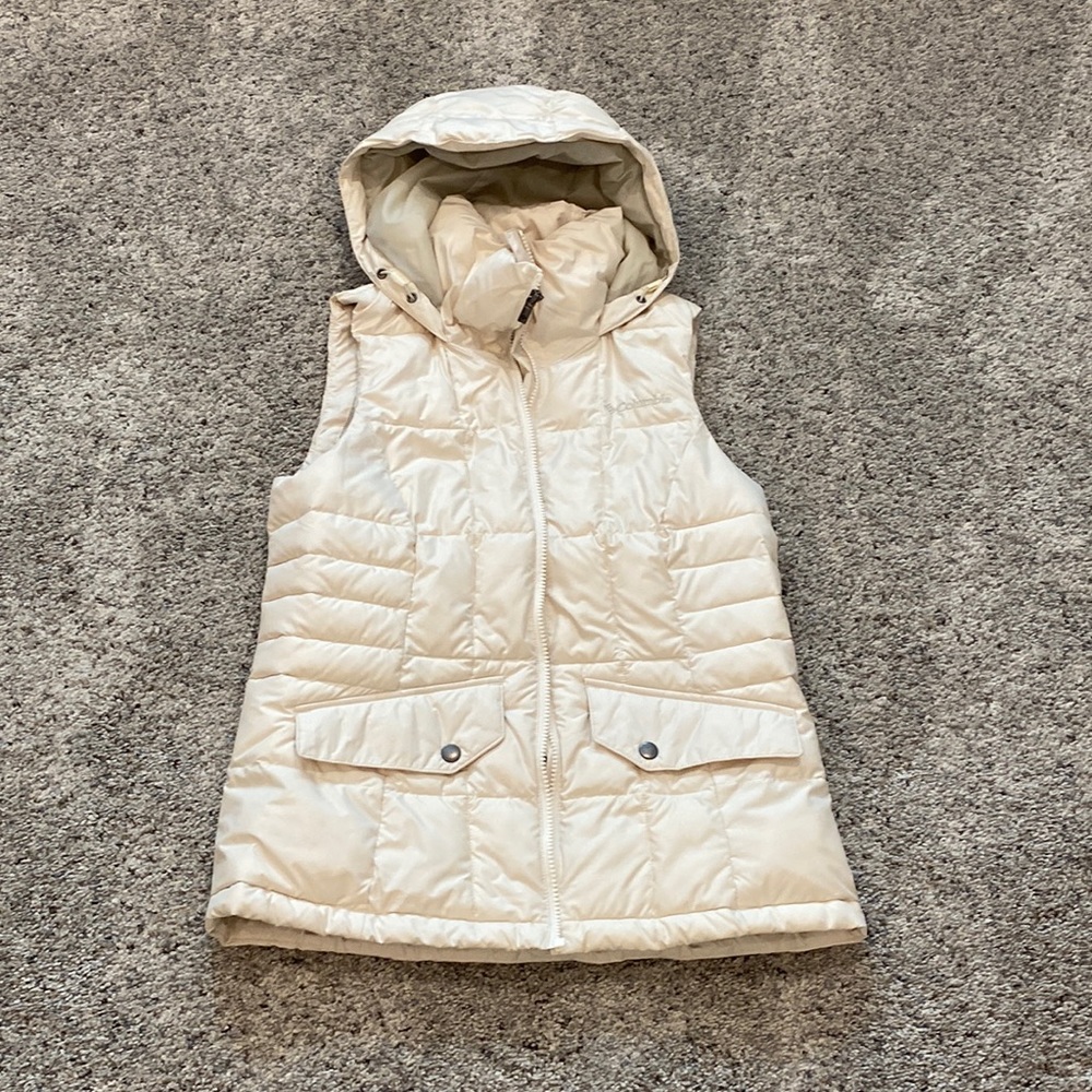 Columbia cream puffer hooded vest